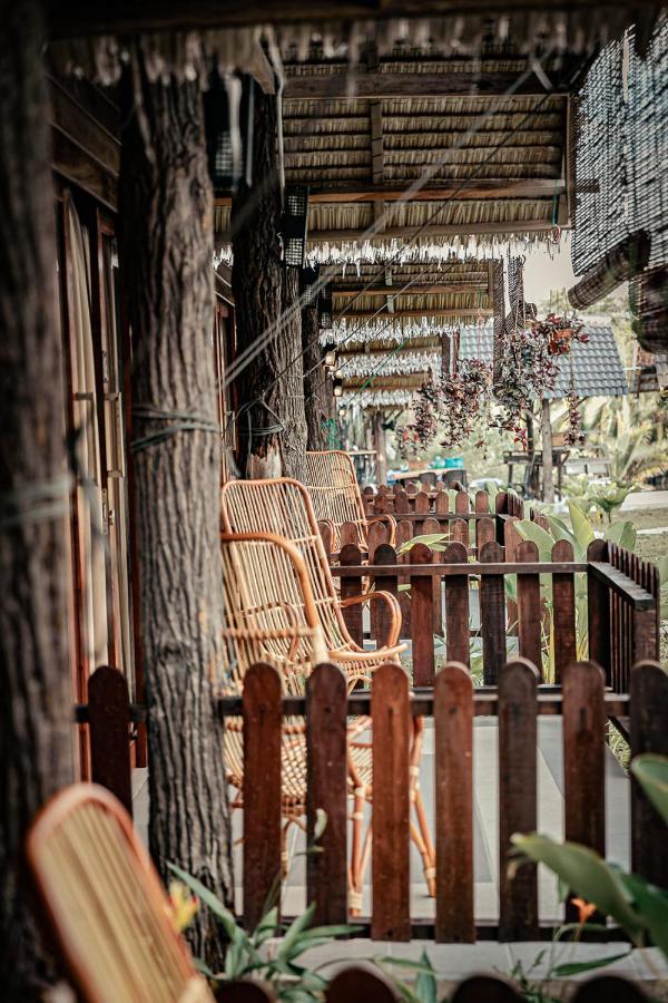 Nipoh Beach Cottage Kijal Extérieur photo