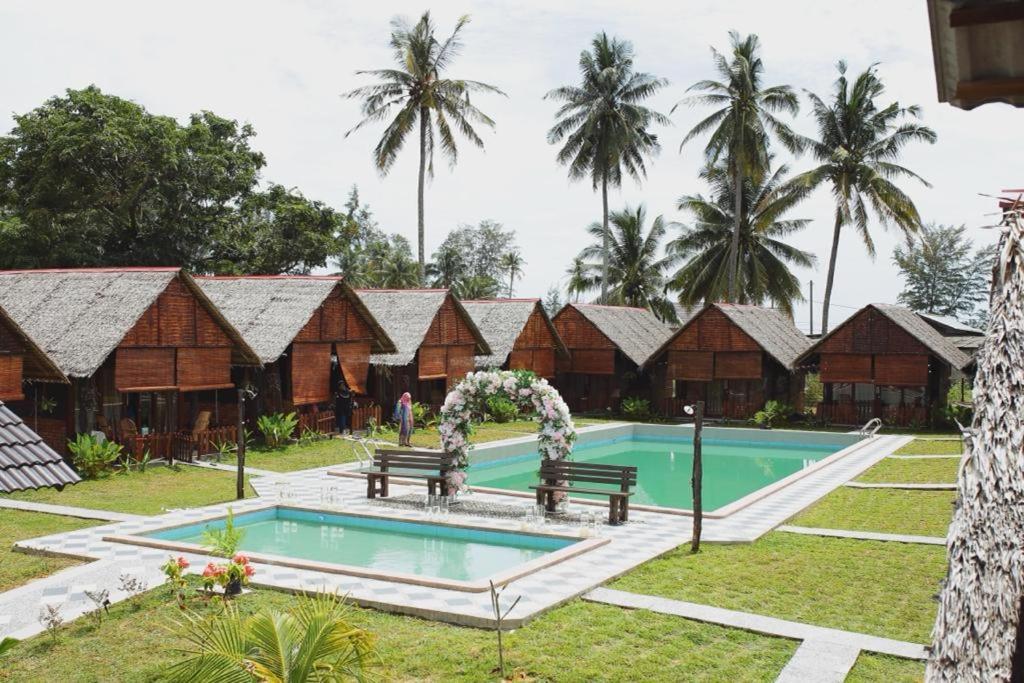 Nipoh Beach Cottage Kijal Extérieur photo