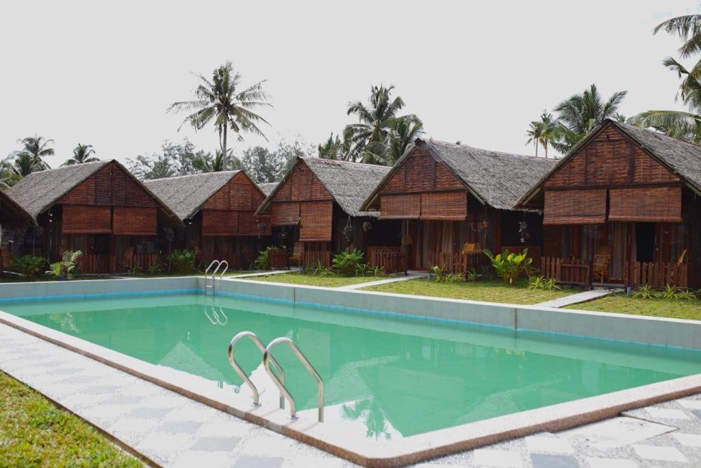 Nipoh Beach Cottage Kijal Extérieur photo